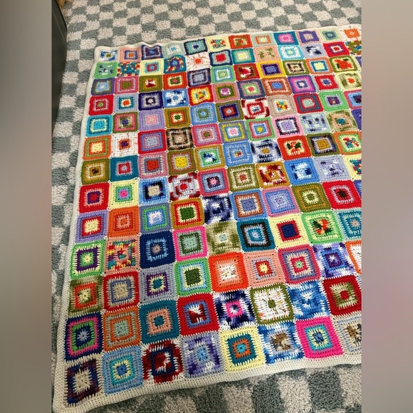 VTG Granny Square Blanket Afghan Crochet Hand Made Patchwork Multi Color Retro - Picture 6 of 11
